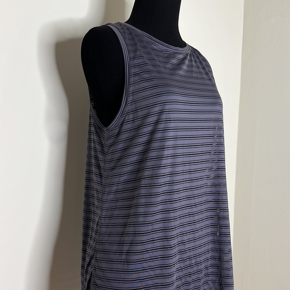 LULULEMON Meet Halfway Tank *Striped
In Moonwalk S - Picture 5 of 10